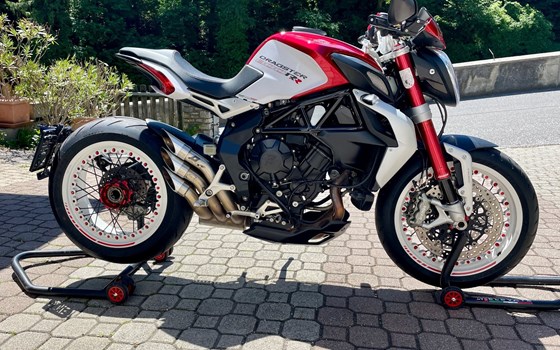 Gebrauchtmotorrad MV Agusta Brutale 800 RR - Bild 1