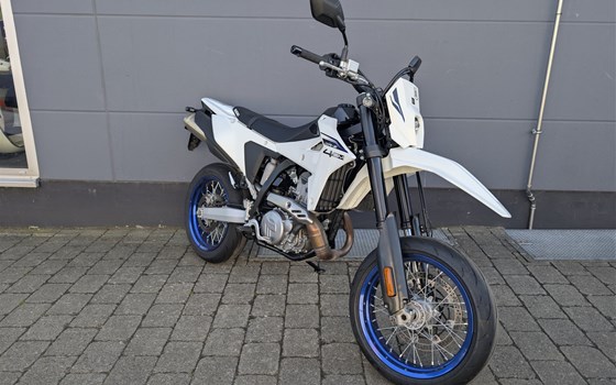 Gebrauchtmotorrad Suzuki DR-Z4SM - Bild 2