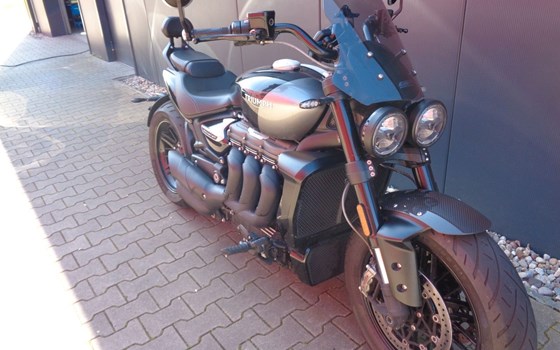 Gebrauchtmotorrad Triumph Rocket 3 GT Triple Black - Bild 12
