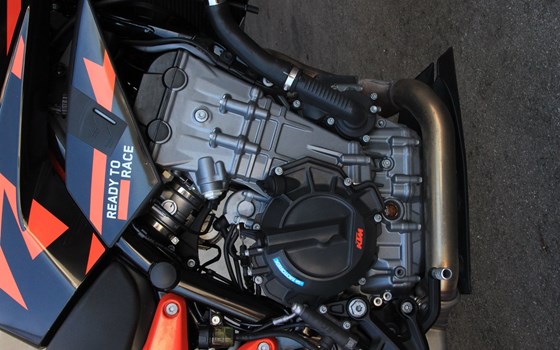 Gebrauchtmotorrad KTM 890 Duke GP - Bild 9