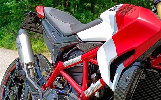 Gebrauchtmotorrad Ducati Hypermotard 821 - Bild 2