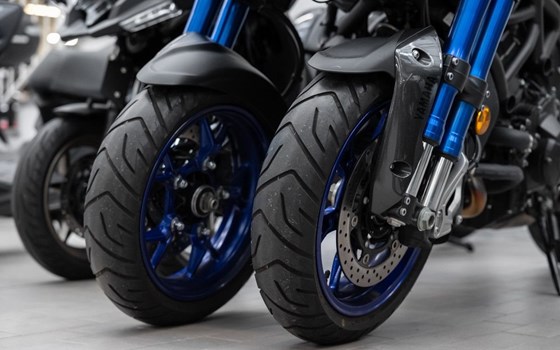 Gebrauchtmotorrad Yamaha Niken - Bild 20