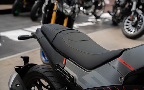 Neufahrzeug Benelli Leoncino 125 - Bild 11
