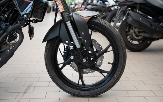Neufahrzeug Benelli Leoncino 125 - Bild 12