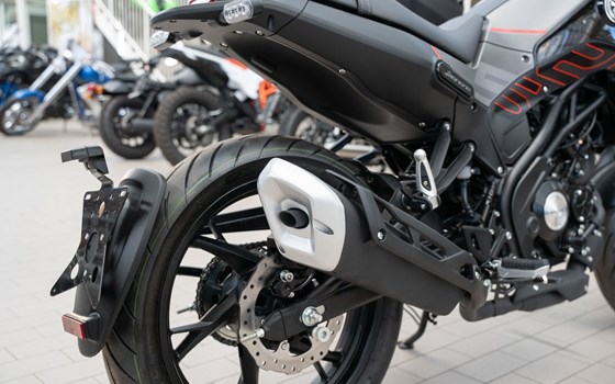 Neufahrzeug Benelli Leoncino 125 - Bild 16