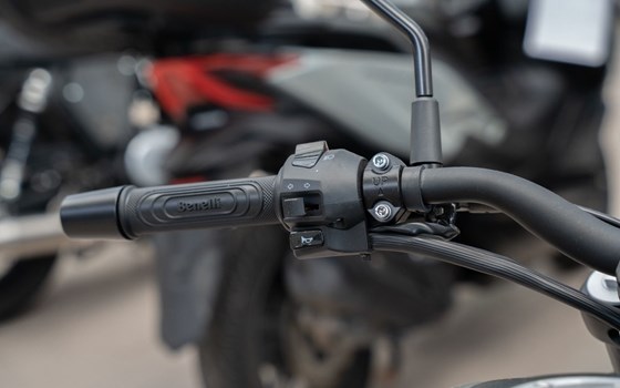 Neufahrzeug Benelli Leoncino 125 - Bild 9
