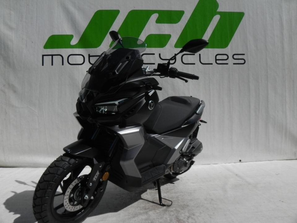 Voge SR1 ADV 125 ABS TCS