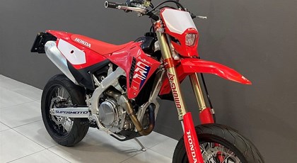Neumotorrad Red Moto CRF 450RX Supermoto