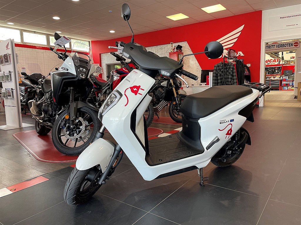Honda EM1 e