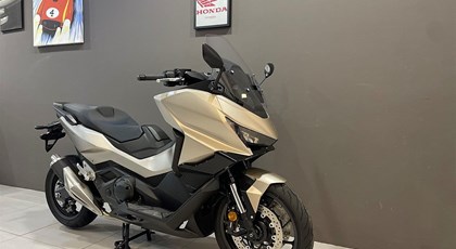 Neumotorrad Honda Forza 750