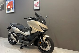Honda Forza 750
