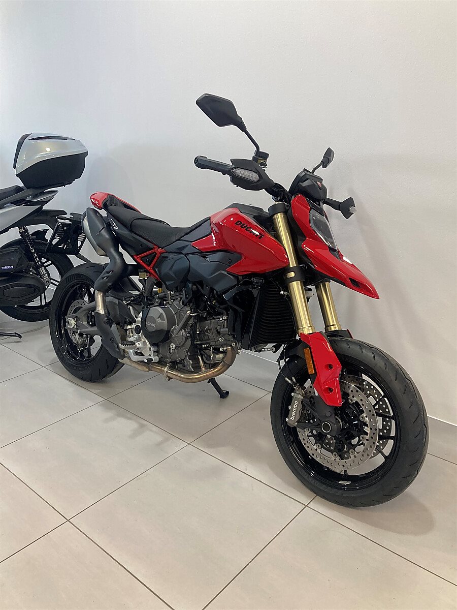 Ducati Hypermotard V2