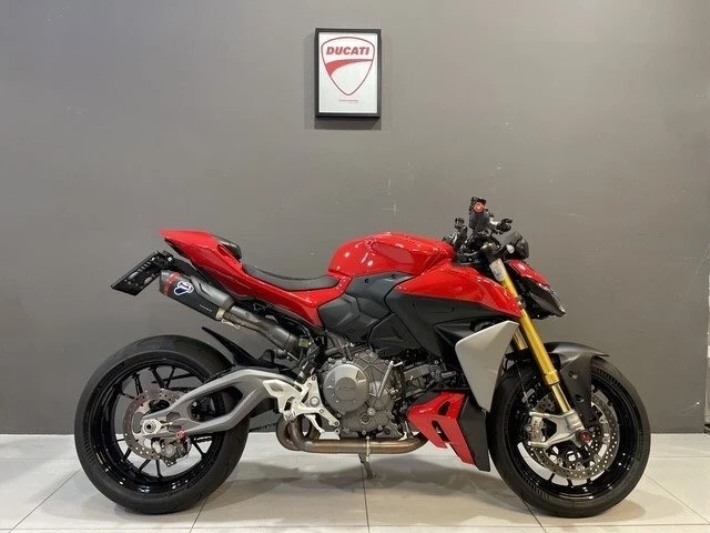 Ducati Streetfighter V2 S