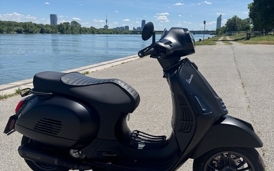 Gebrauchtmotorrad Vespa GTS 300 hpe Super Sport - Bild 1