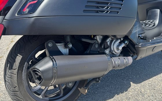 Gebrauchtmotorrad Vespa GTS 300 hpe Super Sport - Bild 12