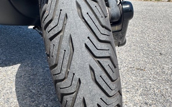 Gebrauchtmotorrad Vespa GTS 300 hpe Super Sport - Bild 17