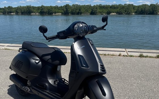 Gebrauchtmotorrad Vespa GTS 300 hpe Super Sport - Bild 19