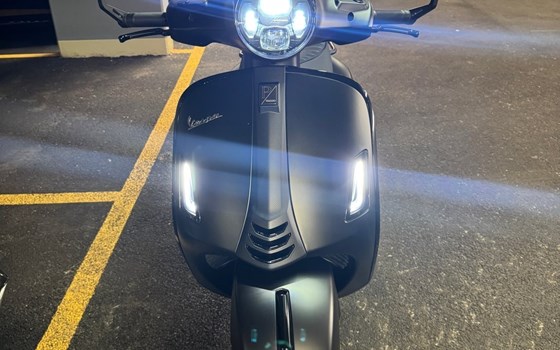 Gebrauchtmotorrad Vespa GTS 300 hpe Super Sport - Bild 23