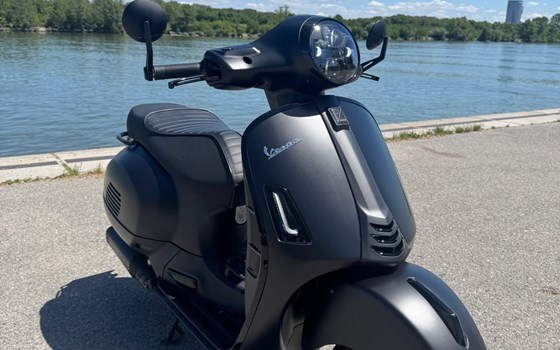 Gebrauchtmotorrad Vespa GTS 300 hpe Super Sport - Bild 2