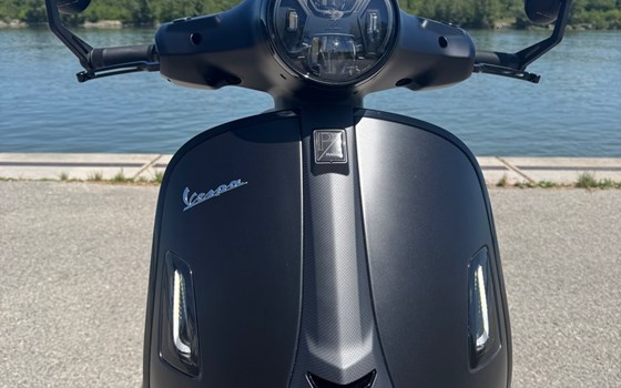 Gebrauchtmotorrad Vespa GTS 300 hpe Super Sport - Bild 7