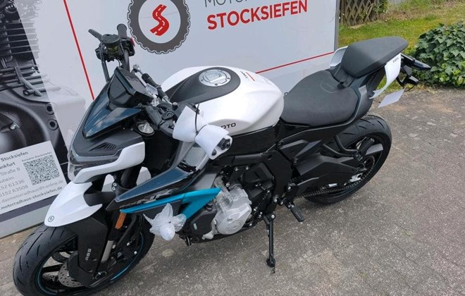 CFMOTO 675NK