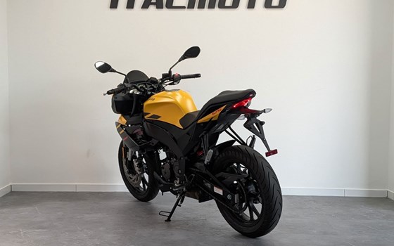 Gebrauchtmotorrad Aprilia Tuono 125 - Bild 4