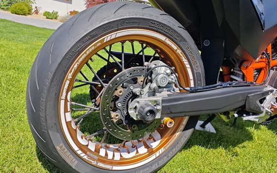 Gebrauchtmotorrad KTM 690 SMC R - Bild 12