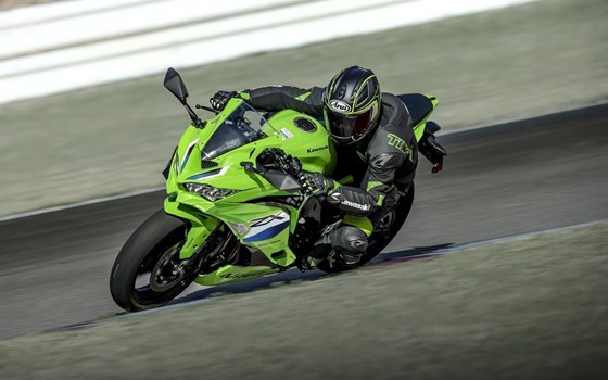 Neufahrzeug Kawasaki Ninja ZX-4RR - Bild 5