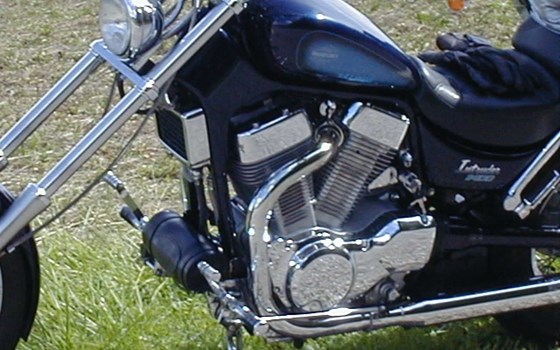 Gebrauchtmotorrad Suzuki Intruder VS 1400 - Bild 1