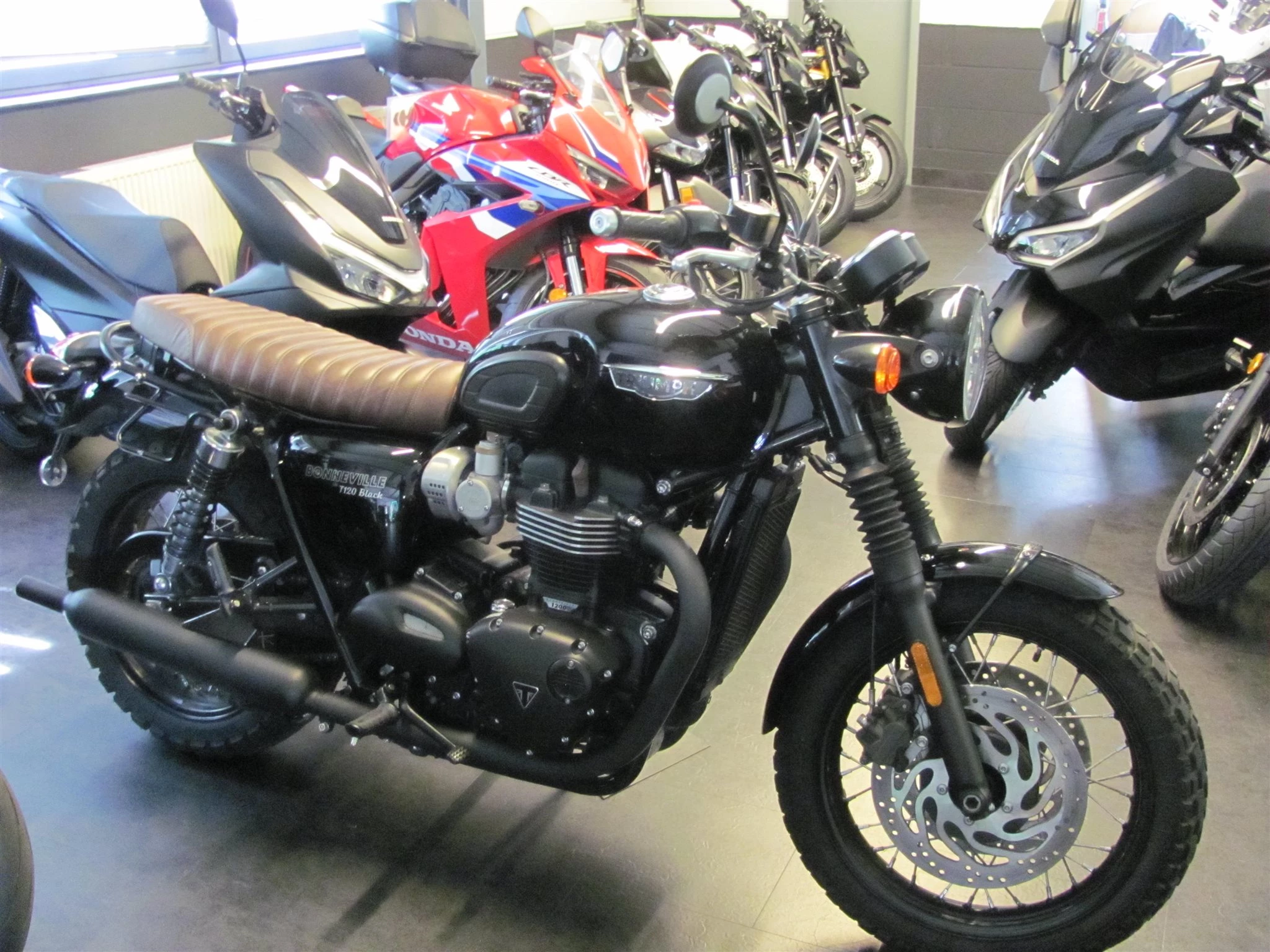 Triumph Bonneville T120 Black