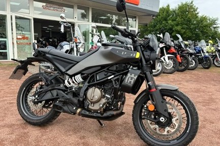 Husqvarna Svartpilen 401