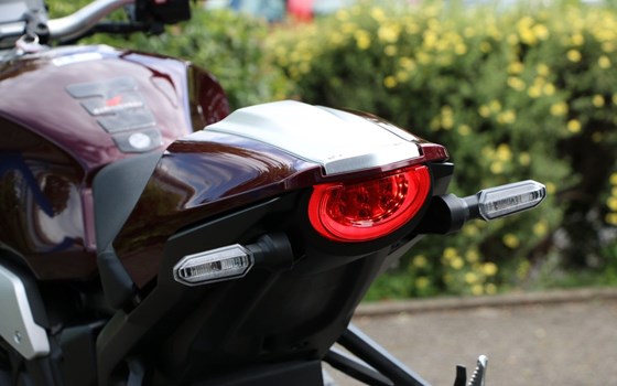 Gebrauchtmotorrad Honda CB 1000 R - Bild 11