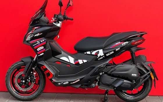 Motorrad Occasion Aprilia SR GT Replica 125 - Bild 13
