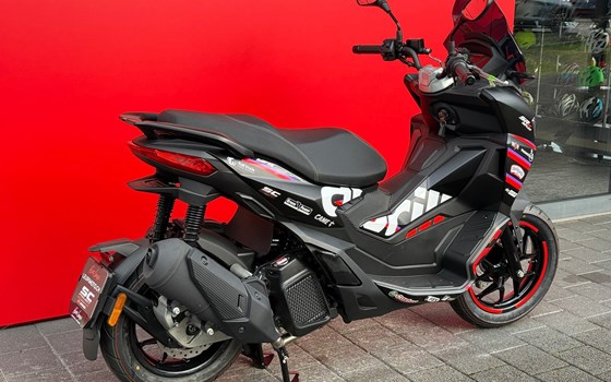 Motorrad Occasion Aprilia SR GT Replica 125 - Bild 7