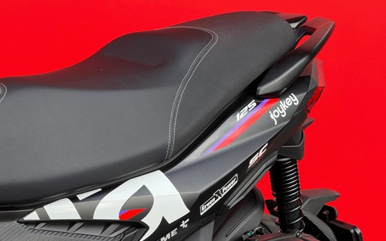 Neufahrzeug Aprilia SR GT Replica 200 - Bild 12