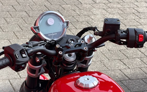 Neufahrzeug Moto Guzzi V7 - Bild 8
