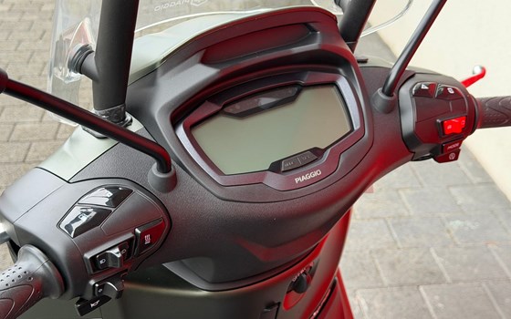 Neufahrzeug Piaggio Beverly 400 S - Bild 8