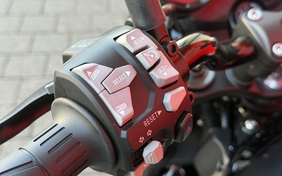 Neufahrzeug Kawasaki Z900 RS Black Ball Edition - Bild 13