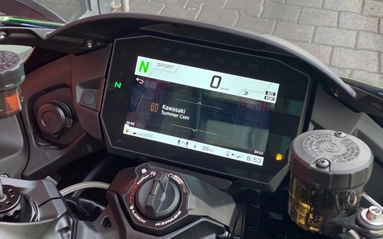 Neufahrzeug Kawasaki Ninja H2 SX SE - Bild 11