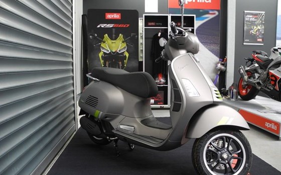 Neufahrzeug Vespa GTS 125 Super Tech - Bild 8