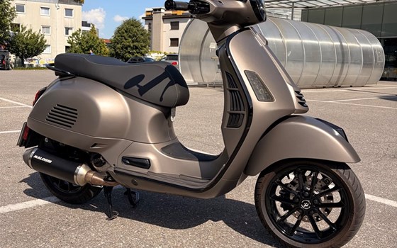 Gebrauchtmotorrad Vespa GTS 300 hpe Super Tech - Bild 1