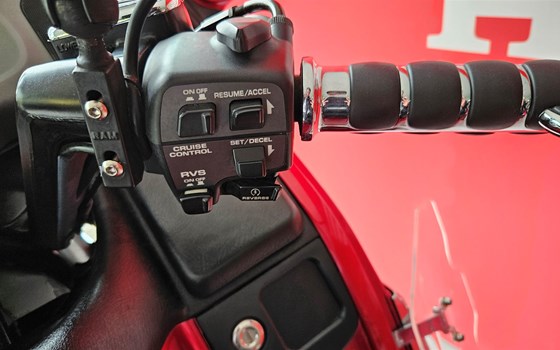Gebrauchtmotorrad Honda GL 1800 Goldwing - Bild 8