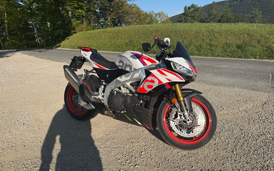 Gebrauchtmotorrad Aprilia Tuono V4 1100 Factory - Bild 1