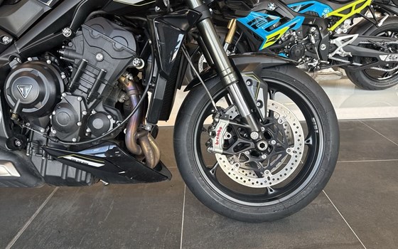 Gebrauchtmotorrad Triumph Street Triple RS - Bild 7