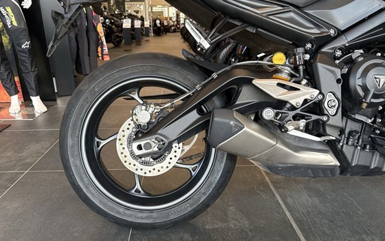 Gebrauchtmotorrad Triumph Street Triple RS - Bild 9