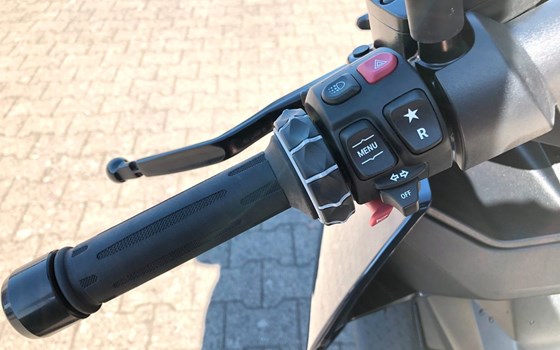 Gebrauchtmotorrad BMW CE 04 - Bild 20
