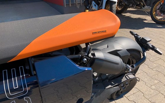 Gebrauchtmotorrad BMW CE 04 - Bild 6