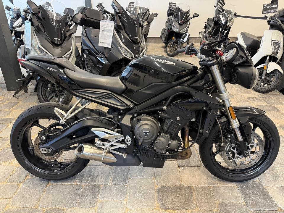 Triumph Street Triple