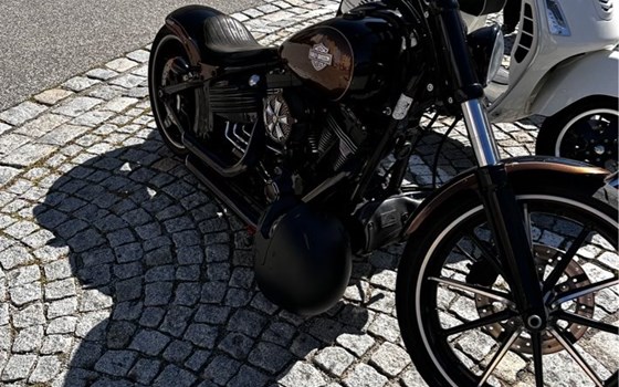 Gebrauchtmotorrad Harley-Davidson Softtail Rocker FXCW - Bild 3