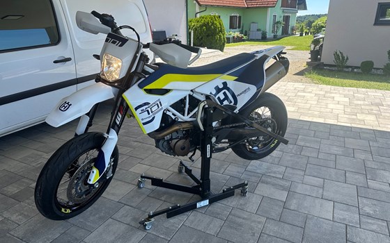 Gebrauchtmotorrad Husqvarna 701 Supermoto - Bild 1